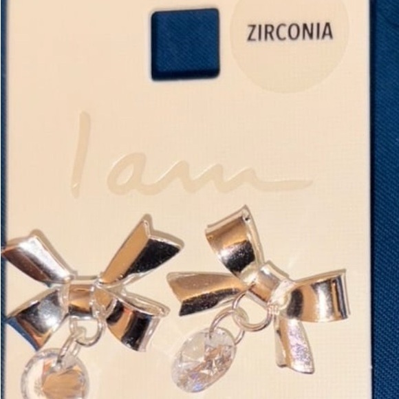 Silver Bow Earrings with Zirconia - Picture 3 of 3